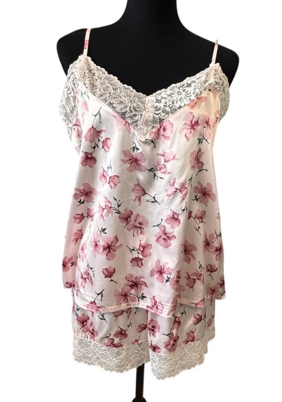 New MARILYN MONROE Women's Fair floral Intimates Cami Shorts Pajama Set Size M